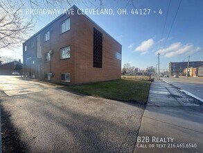 Building Photo - 5058 Broadway Ave