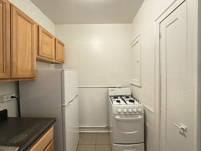 Foto del edificio - 4830 N Damen Ave