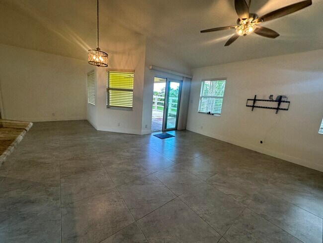 Building Photo - 12522 Hamlin Blvd