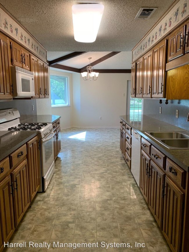 Building Photo - 3 br, 2 bath House - 502 Kim Lane