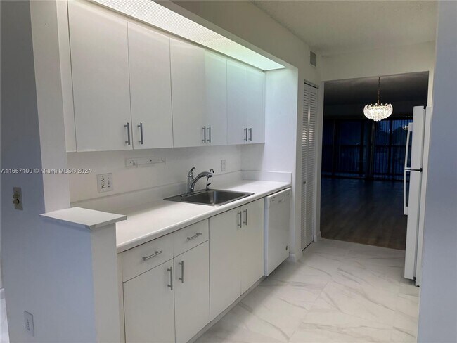 Foto del edificio - 901 SW 138th Ave