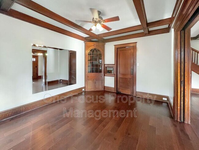 Building Photo - 1215 Locust St