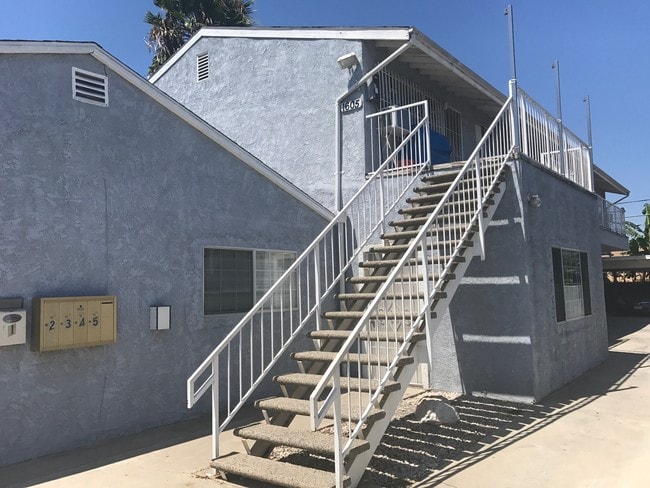 Building Photo - 1605 W 206th St