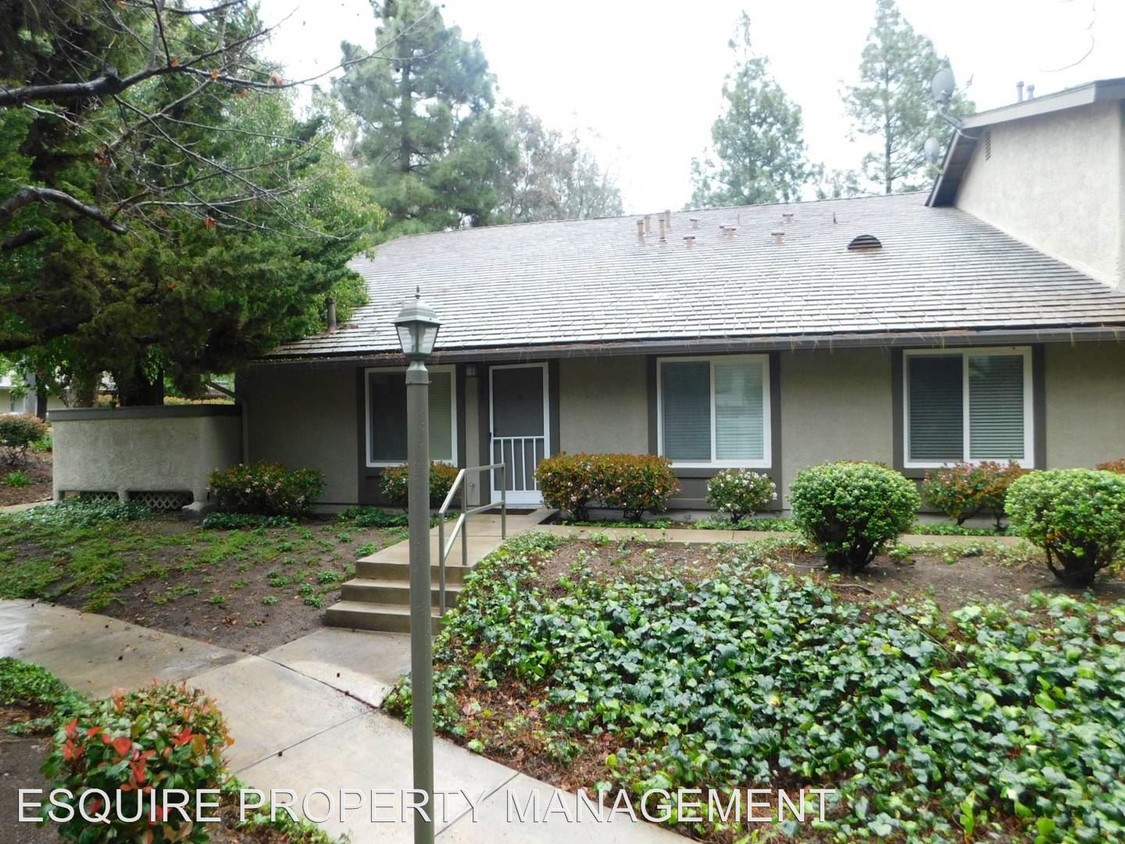 Foto principal - 2 br, 1 bath House - 2589 LA PALOMA CIR