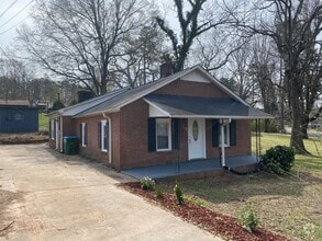 Building Photo - 215 S Pinchback Ave