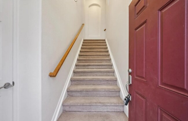 Building Photo - Wonderful 2-Bed Townhouse with Scenic Views & Hardwood Elegance in Westminster – 1468 Sq Ft of Co...
