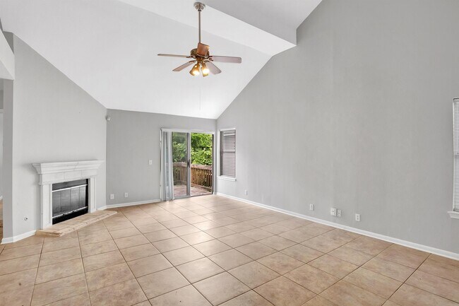 Foto del edificio - 10718 Claywood Dr