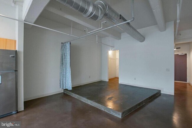 Building Photo - 412 S 13th St