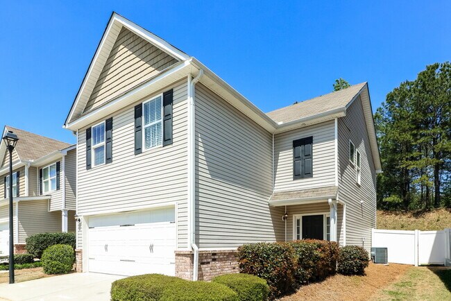 Foto del edificio - 110 Hill Crest Cir