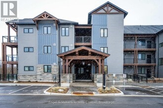 Building Photo - 12 Beausoleil Ln