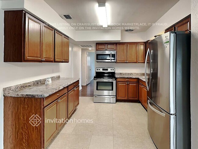 Foto del edificio - 8500 Jacaranda Ave