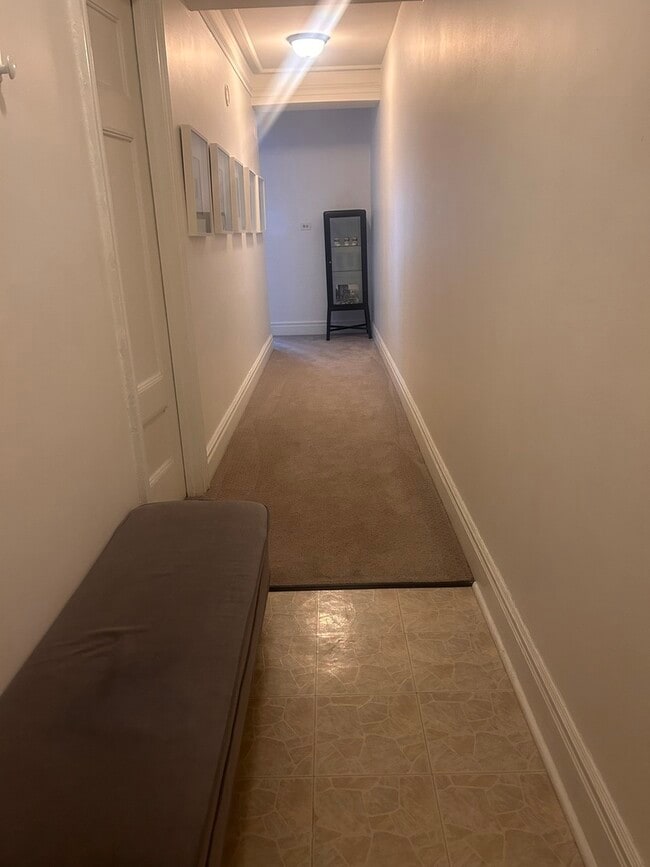 Building Photo - 5300 S Shore Dr