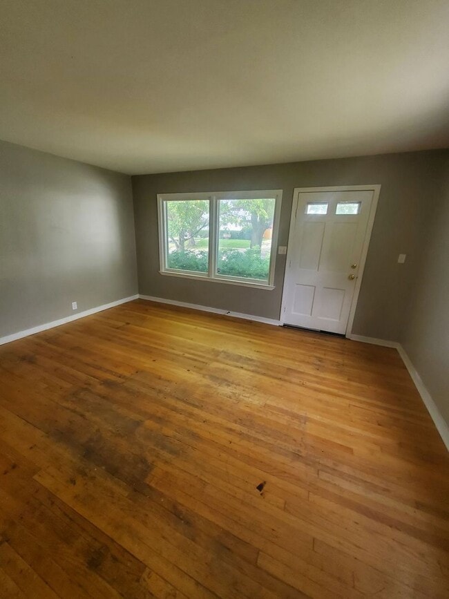 Foto del edificio - 5688 N 56th St
