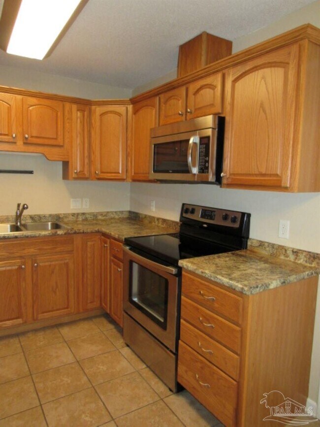 Building Photo - 2149 Schwab Ct
