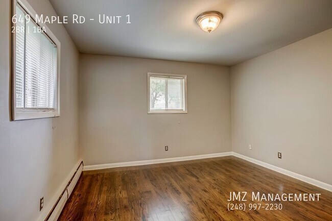 Foto del edificio - 649 W Maple Rd