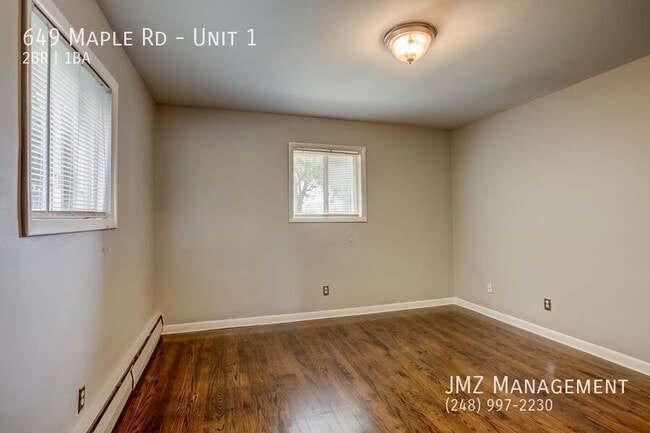 Building Photo - 649 W Maple Rd