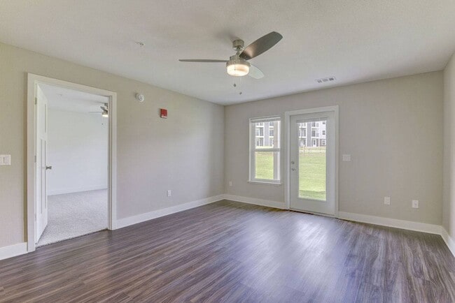 Foto del edificio - Dodson Pointe Apartment Homes