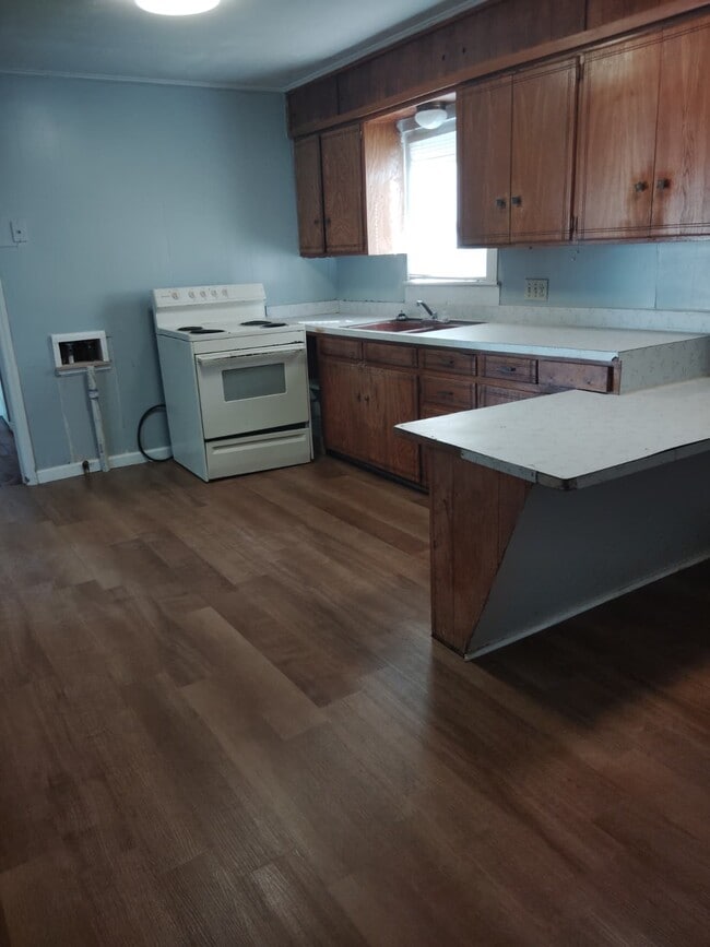 Building Photo - 3800 NE 12th Ave