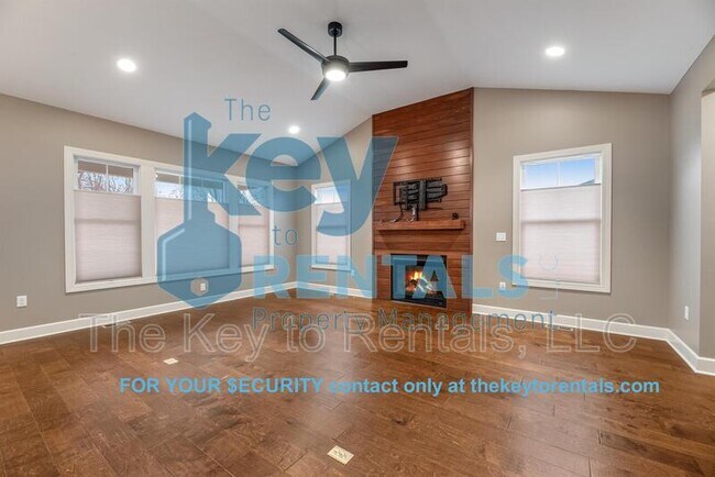 Foto del edificio - 1352 Creeks Edge Dr