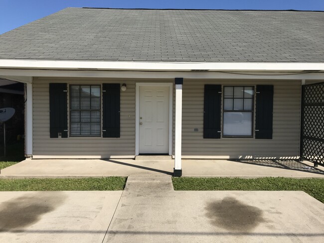 Front view - 214 Gloria St