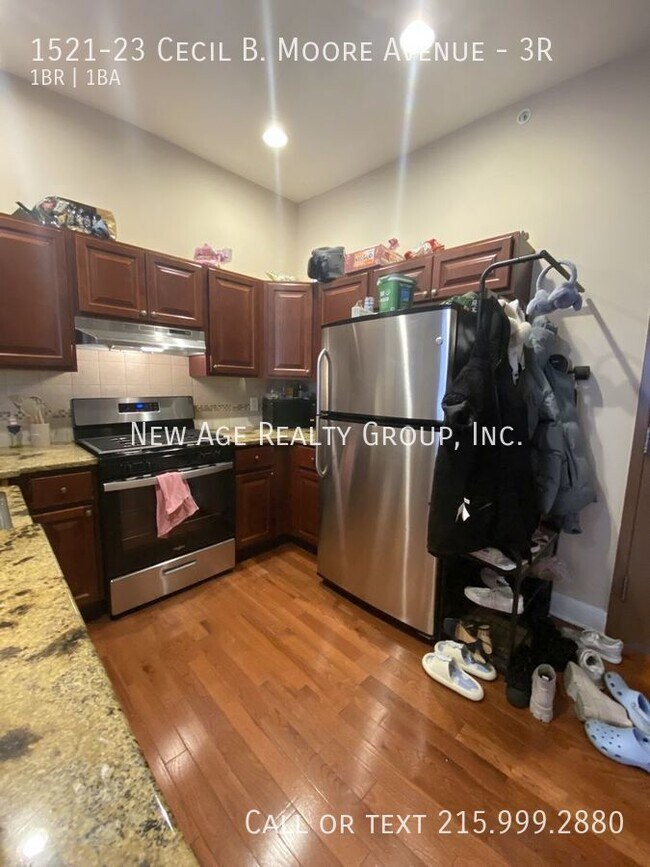 Building Photo - Newer Construction 1 bedroom Apartment on ...