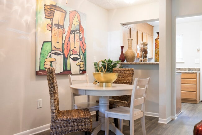 Foto del edificio - Old Mill Townhomes