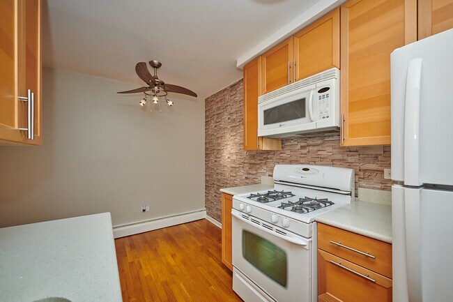 Foto del edificio - 1626 W Estes Ave