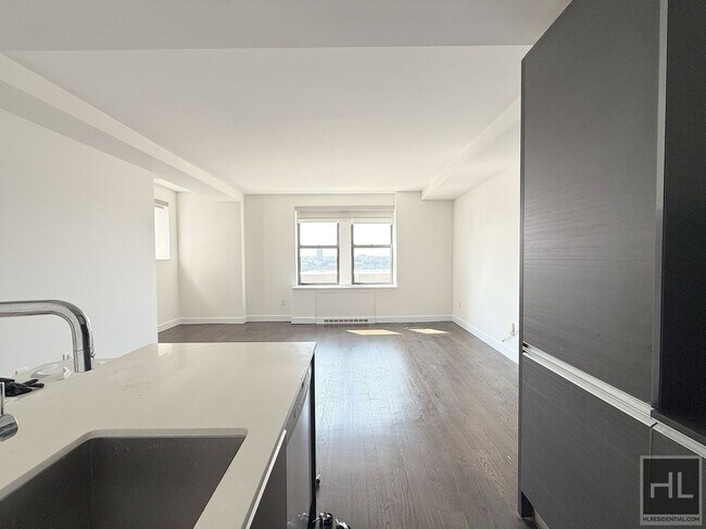 Foto del edificio - No fee 2 bed 2 bath WEST END AVENUE