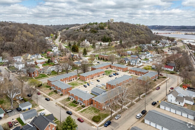 Aerial Context - Eagle Point Townhomes