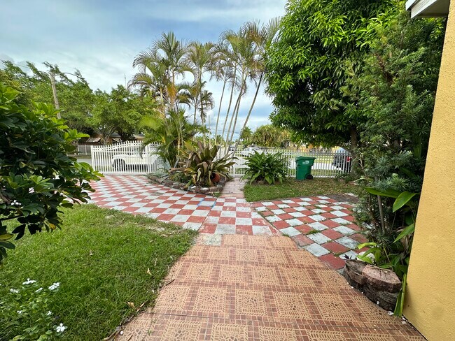 Foto del edificio - 19530 NW 11th Ave