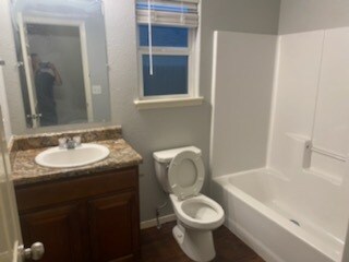 Building Photo - 864 NW Evans Cir