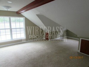 Building Photo - 907 Pine Cone Cir