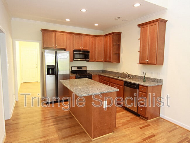 Foto del edificio - 7236 Aquinas Ave