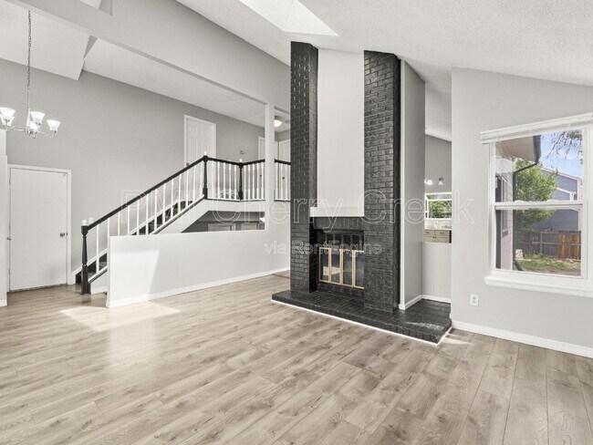 Foto del edificio - 15163 E Walsh Dr