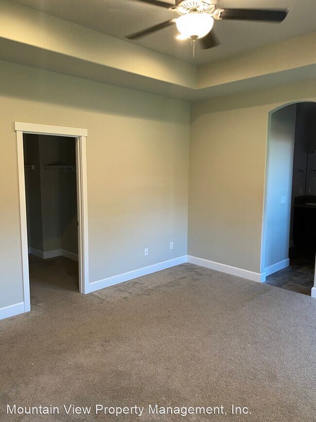 Building Photo - 4 br, 2 bath House - 2563 NW Elm Pl.