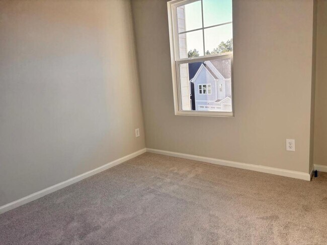 Building Photo - 227 Nahunta Dr