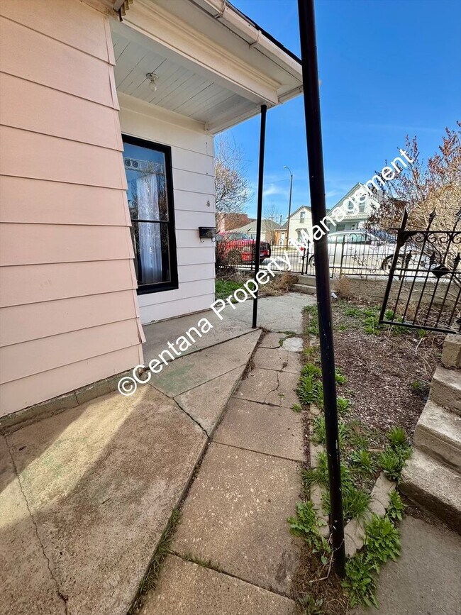Foto del edificio - Three Bedroom One Bathroom in Uptown Butte