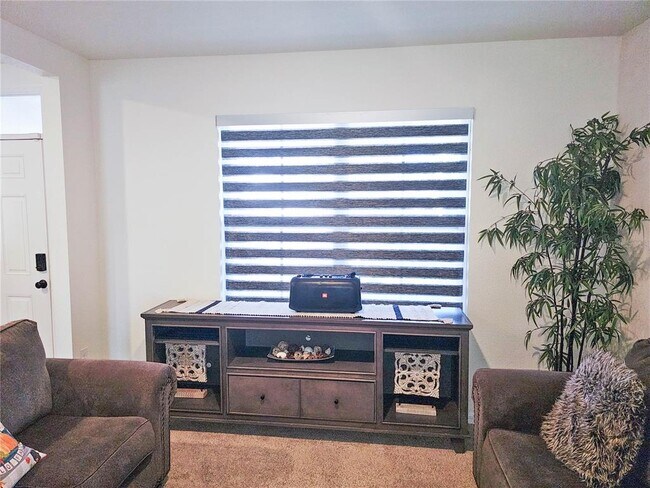 Foto del edificio - 5122 Fiddlewood Way