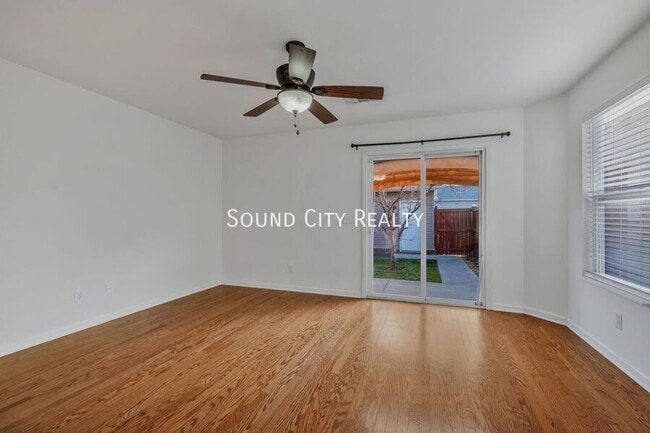 Foto del edificio - 1234 Riverbrook Dr