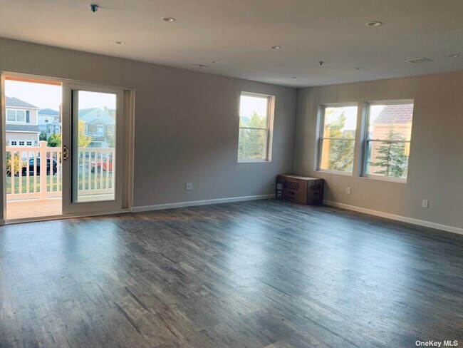 Foto del edificio - 563 W Hudson St