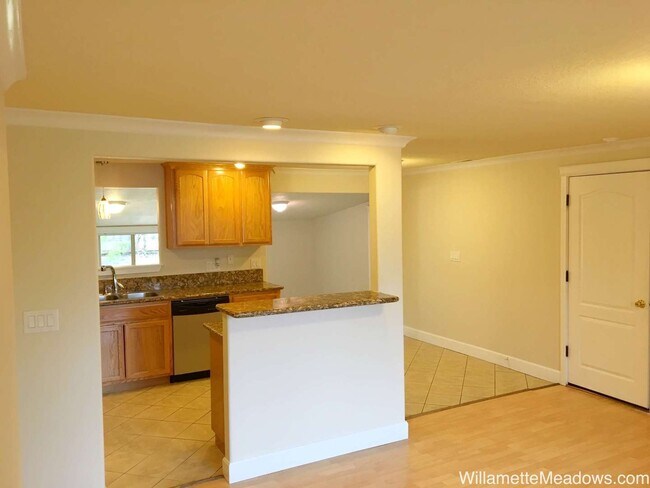 Foto del edificio - 4 Bedrooms, 2 Bathrooms, Large Fenced Backyard in Central Salem