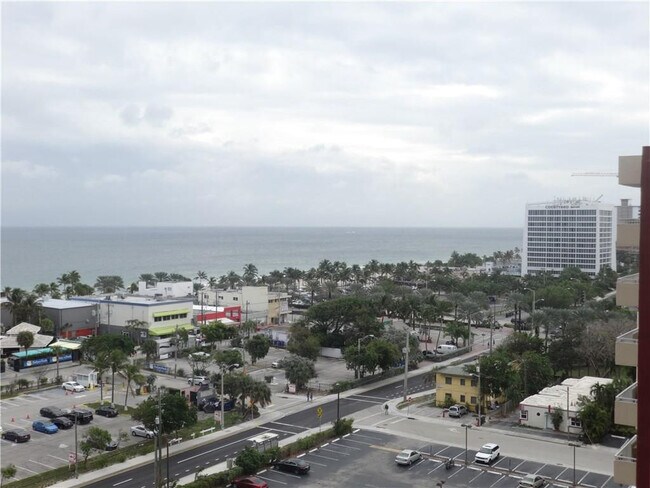 Foto del edificio - 100 S Birch Rd