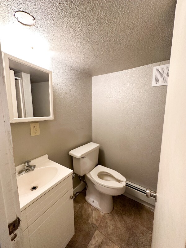 Building Photo - 746 Cook Ave