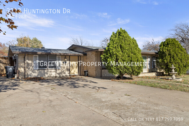 Foto del edificio - 2213 Huntington Dr