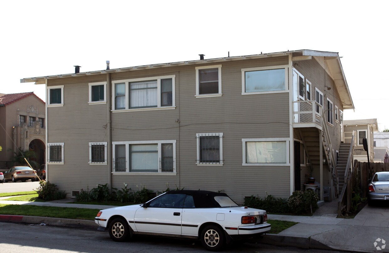 Building Photo - 285-295 Cerritos Ave