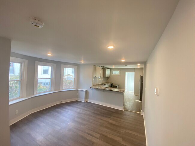 Building Photo - 320 Pembroke Rd