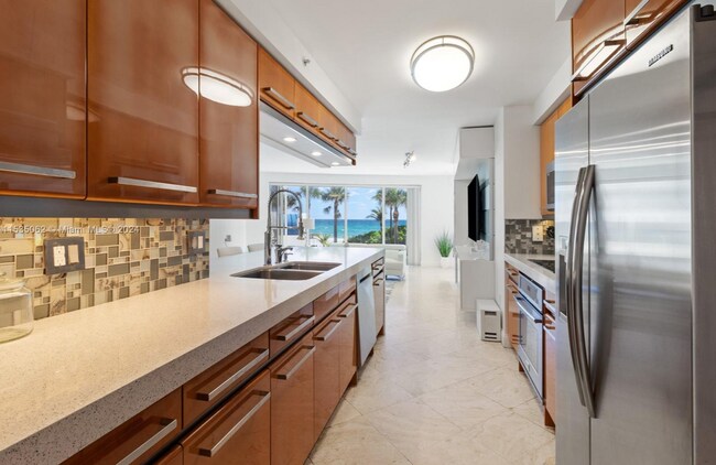 Building Photo - 18671 Collins Ave