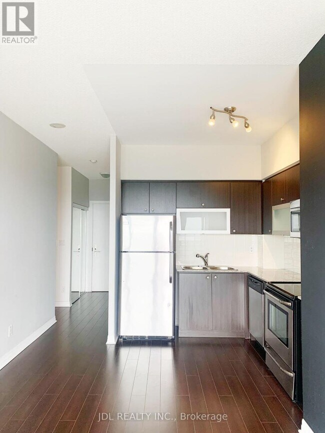 Photo du bâtiment - 2015 Sheppard Ave E
