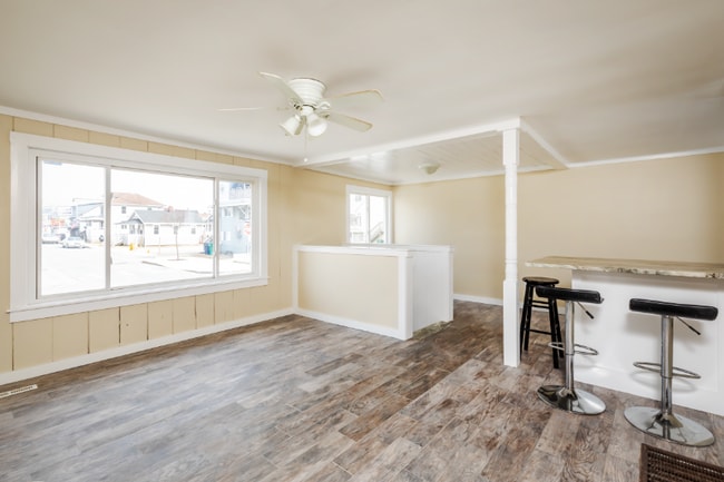 Building Photo - 140 Ashworth Ave