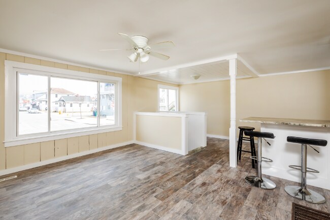 Foto del edificio - 140 Ashworth Ave